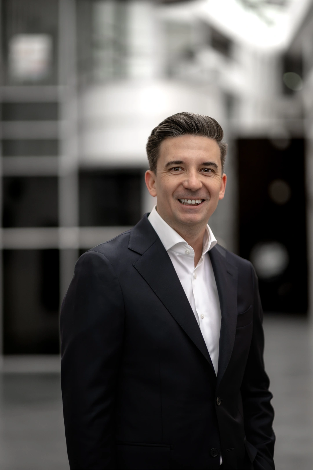kiener-immobilien-immobilienmakler-portrait Kiener Immobilien – persönlicher Ansprechpartner für Immobilienverkauf und Beratung.